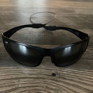 Maui Jim Big Wave Sunglasses. Black. Mens